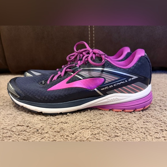 Brooks Ravenna 8 Running Shoes Women’s Size 10 Black Diva Pink Plum Caspia EUC - Picture 2 of 10